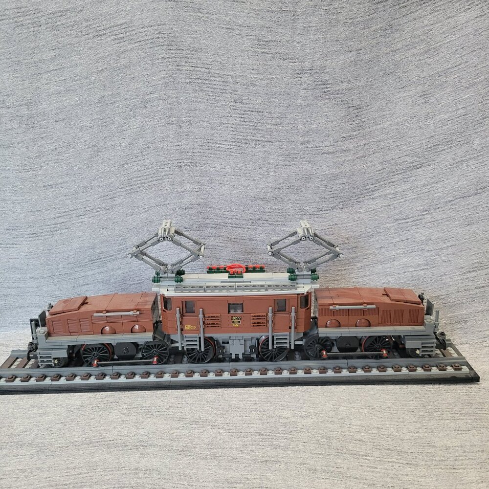 Lego Creator Expert 10277 Crocodile Locomotive - Picture 2 of 16